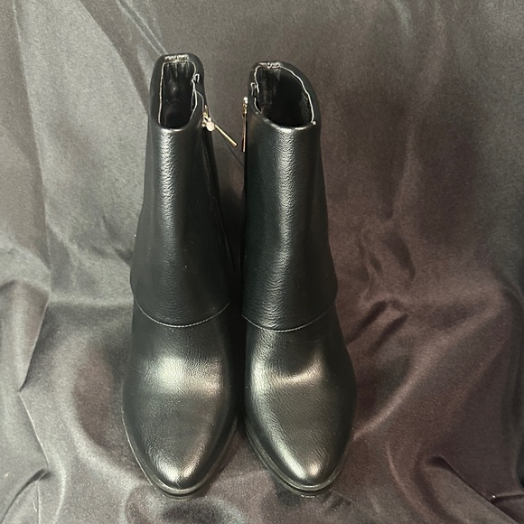 👢 Jessica Simpson Black Heeled Boots - Picture 3 of 8